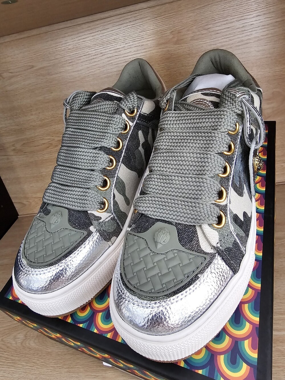 Kurt Geiger London SouthBank Tag Sneaker. Size 8.5 - Picture 3 of 13
